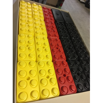 Blokken in de kleur van de Belgische vlag. ESDA XL bouwblokken. Blokken in de kleur van de Belgische vlag. ESDA XL bouwblokken.
