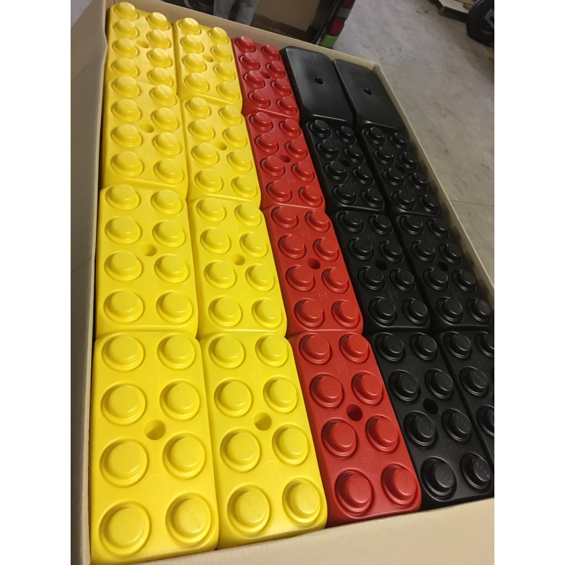 Blokken in de kleur van de Belgische vlag. ESDA XL bouwblokken. Blokken in de kleur van de Belgische vlag. ESDA XL bouwblokken.
