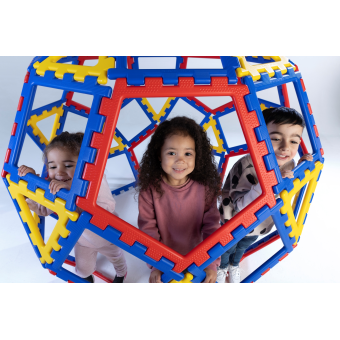 XL Polydron Geo Kuppel, eine sehr großen Geo kuppel bauen durch Teamarbeit XL Polydron Geo Kuppel, eine sehr großen Geo kuppel bauen durch Teamarbeit