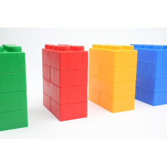 Mit Uniplay-Bausteinen trainieren Kinder Hand-Auge-Koordination, Muskelkraft und Problemlösungsfähigkeiten Mit Uniplay-Bausteinen trainieren Kinder Hand-Auge-Koordination, Muskelkraft und Problemlösungsfähigkeiten