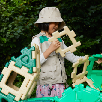 Entdecken Sie, wie Sie mit dem Riesen Polydron bauen konnen. Entdecken Sie, wie Sie mit dem Riesen Polydron bauen konnen.