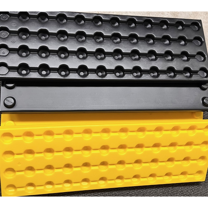 Onderkant van de blubloxx planken. Onderkant van de blubloxx planken.