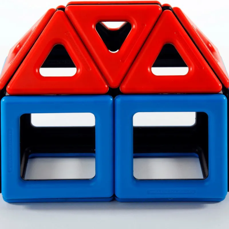 Entdecke die endlosen Möglichkeiten des magnetischen Bauens mit Magnetic Polydron.