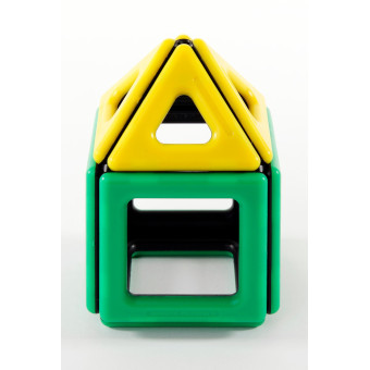 Kinder spielen und lernen mit den stabilen, magnetischen Bausteinen von Magnetic Polydron.