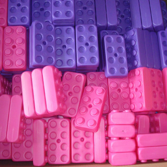 Kleine ESDA blokken de helft kleiner als de grote Kleine ESDA blokken de helft kleiner als de grote